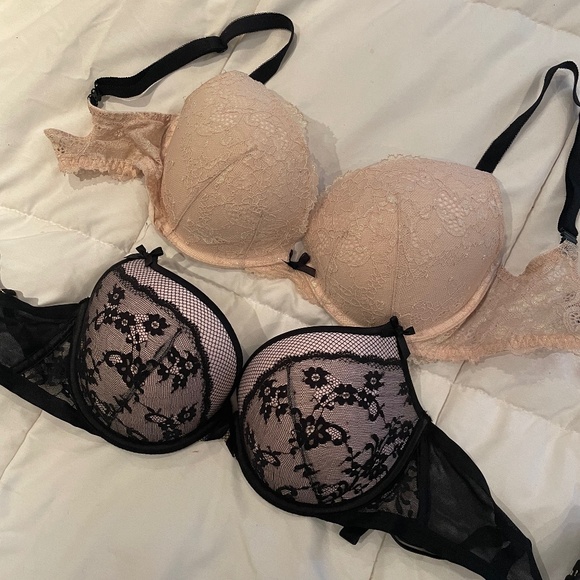 Victoria Secret 32DD - Picture 1 of 2